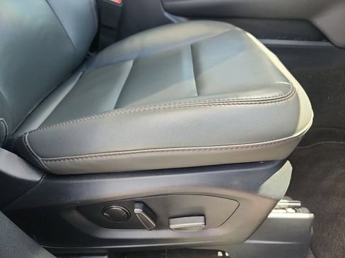 Certified 2025 Ford Explorer Active w/ Active Comfort Package AWD/4WD image 35