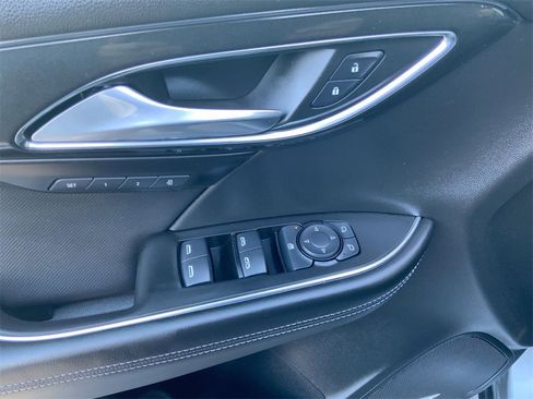 Used 2025 Buick Envision Preferred image 22