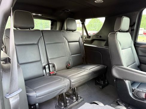 Used 2023 Chevrolet Suburban Premier RWD image 24