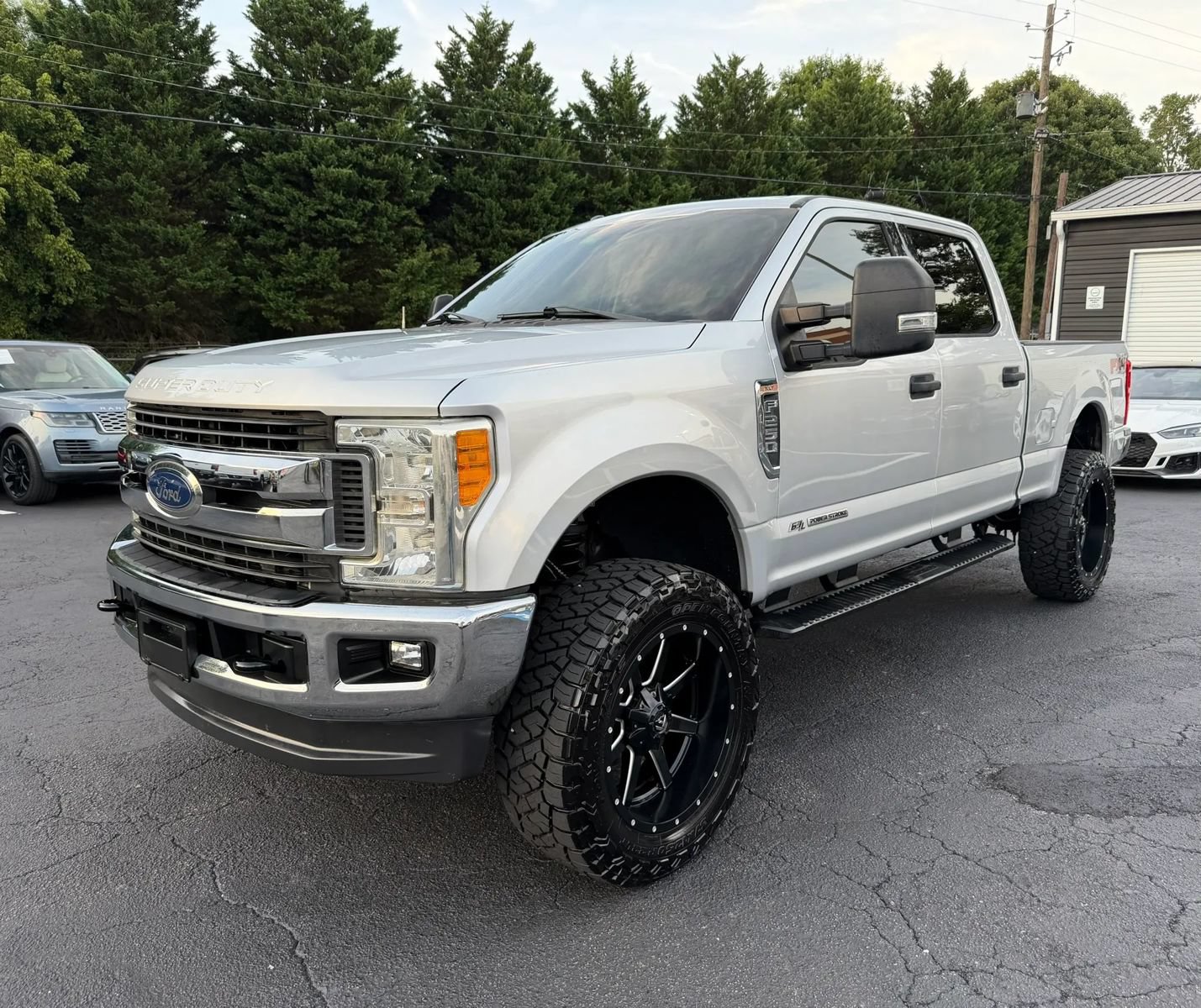 Used 2017 Ford F250 4x4 Crew Cab Super Duty image 2