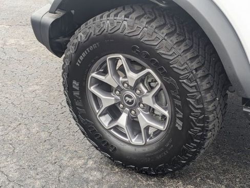 Used 2025 Ford Bronco Badlands image 24