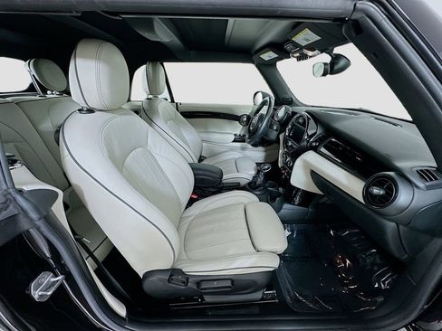 Used 2018 MINI Cooper Convertible image 29