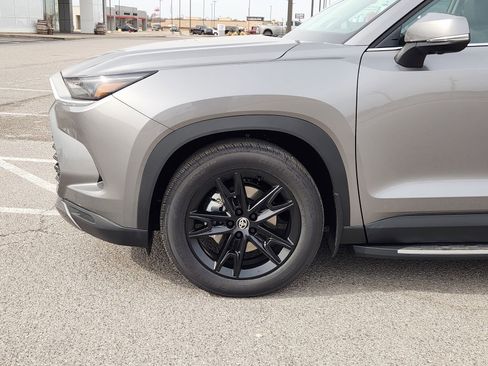 New 2026 Toyota Grand Highlander Limited image 9