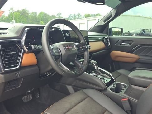 Used 2024 GMC Canyon AT4 w/ AT4 Premium Package AWD/4WD image 24