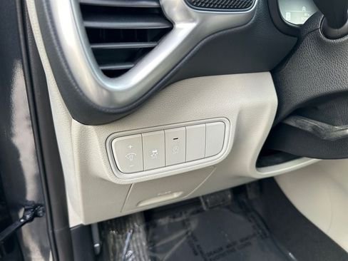 Used 2025 Kia Soul LX FWD image 21