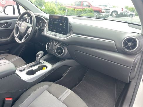 Used 2024 Chevrolet Blazer LT FWD image 27