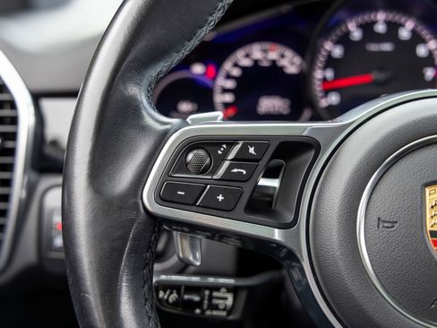 Certified 2022 Porsche Cayenne S AWD/4WD image 36