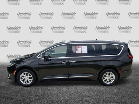 Used 2020 Chrysler Pacifica Touring-L w/ Advanced Safetytec Group FWD image 6