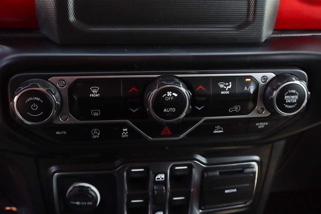 Used 2021 Jeep Wrangler Unlimited Rubicon AWD/4WD image 39