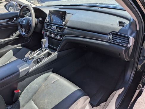 Used 2018 Honda Accord LX image 32