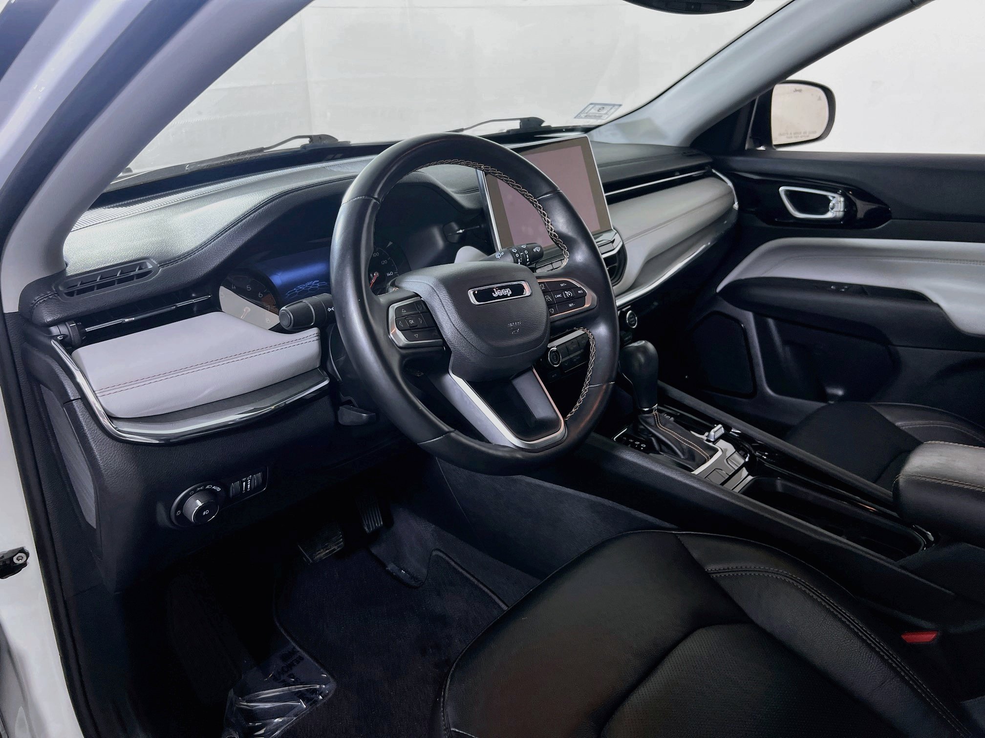 Used 2022 Jeep Compass Limited AWD/4WD image 9