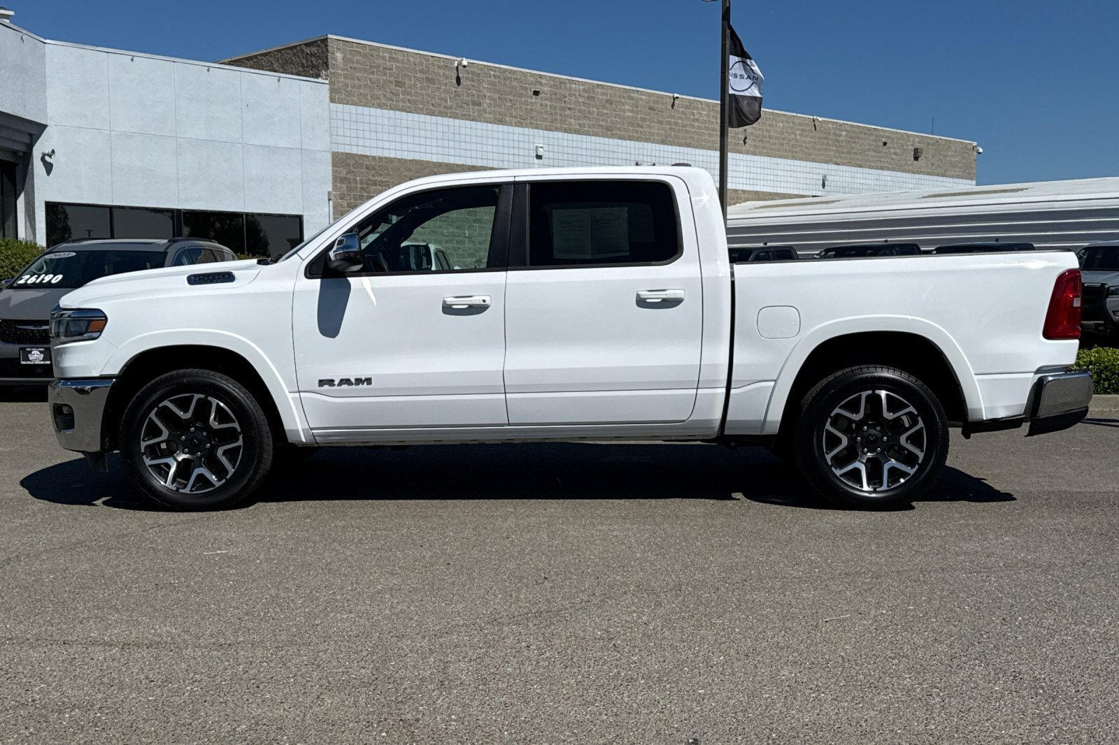 Used 2025 RAM 1500 Laramie AWD/4WD image 10