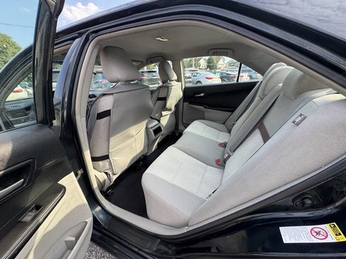 Used 2012 Toyota Camry LE image 28