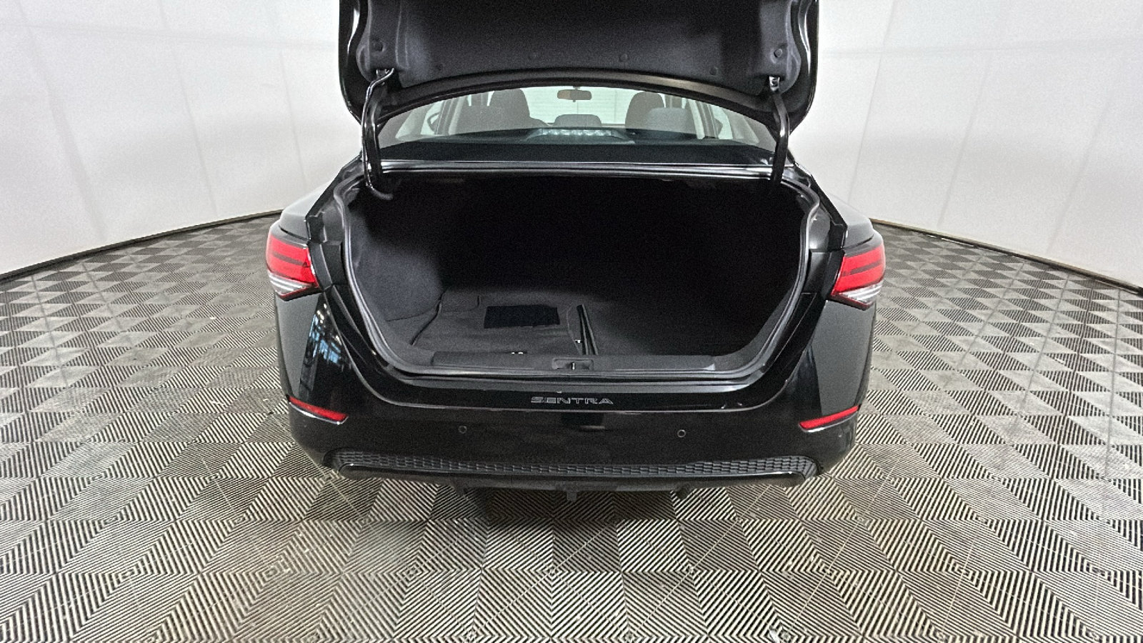 Used 2023 Nissan Sentra SV w/ All-Weather Package FWD image 33