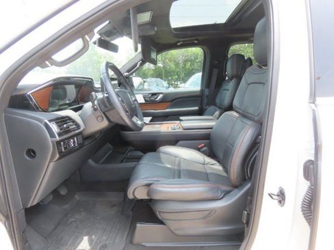 Used 2023 Lincoln Navigator Black Label AWD/4WD image 25