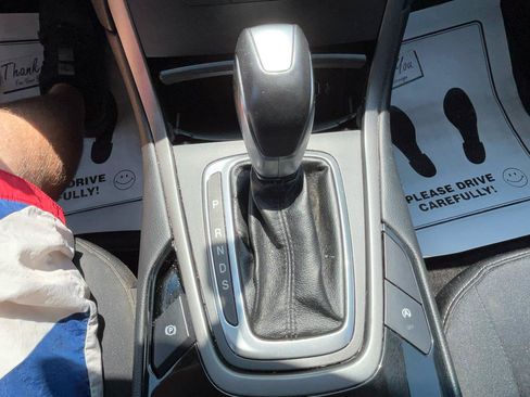 Used 2018 Ford Edge SE FWD image 24