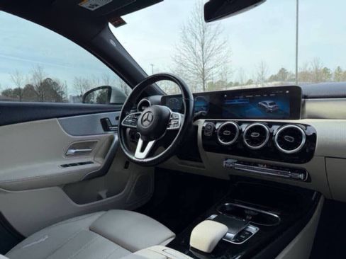 Used 2020 Mercedes-Benz A 220 A 220 4MATIC AWD 4dr Sedan image 18