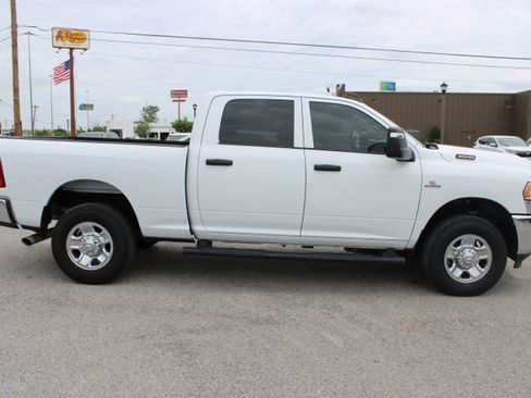 Used 2024 RAM 3500 Tradesman w/ Chrome Appearance Group AWD/4WD image 4