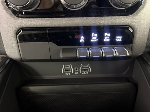 New 2026 RAM 1500 Big Horn w/ Sport Appearance Package AWD/4WD image 24