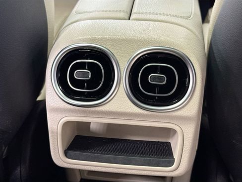 Used 2023 Mercedes-Benz C 300 4MATIC Sedan image 33