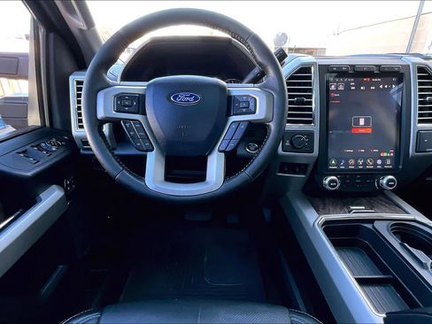 Used 2017 Ford F250 Lariat w/ Lariat Ultimate Package image 5