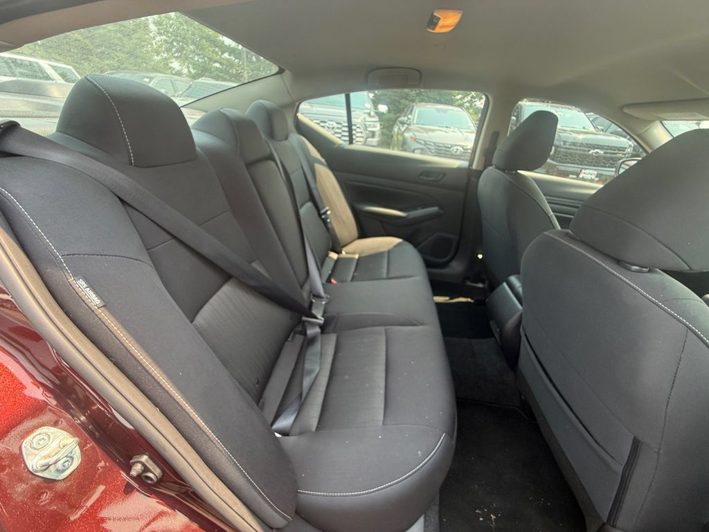 Used 2025 Nissan Altima 2.5 SV FWD image 39