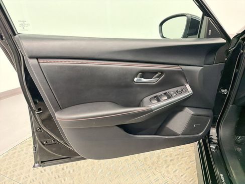 Used 2024 Nissan Sentra SR w/ SR Premium Package image 12