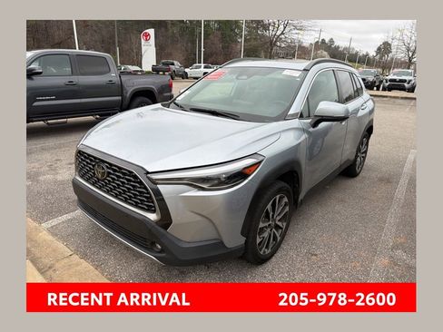 Used 2023 Toyota Corolla Cross XLE w/ Convenience Package image 1