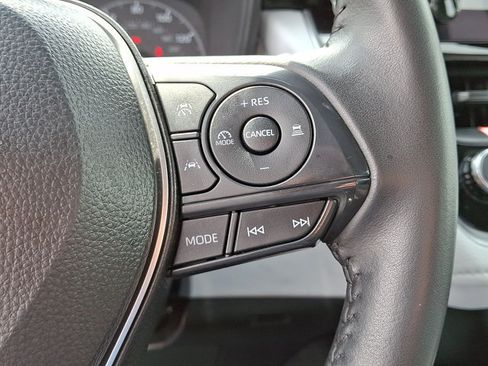 Certified 2025 Toyota Corolla SE FWD image 19