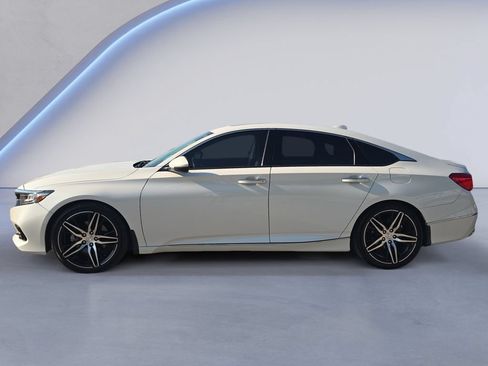 Used 2022 Honda Accord Touring image 2