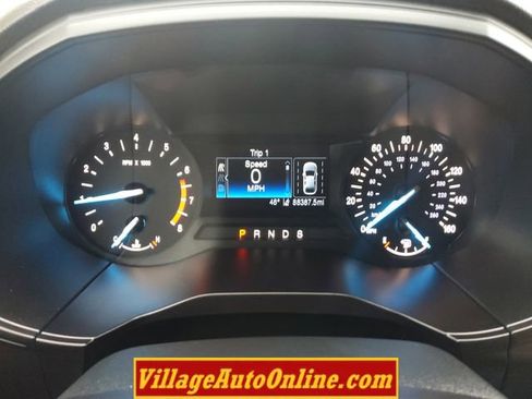 Used 2020 Ford Edge SE image 18