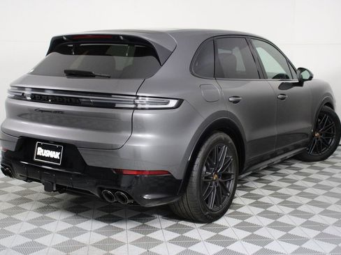 New 2026 Porsche Cayenne GTS image 7