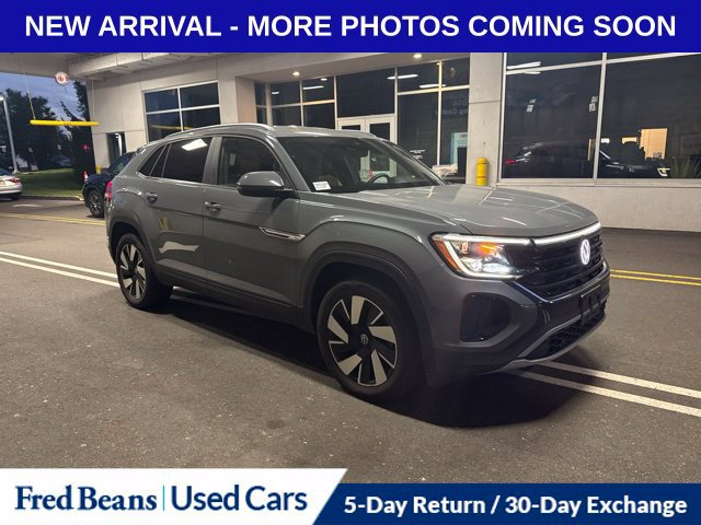 Used 2024 Volkswagen Atlas Cross Sport SE AWD/4WD image 2