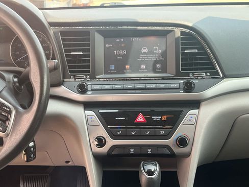 Used 2018 Hyundai Elantra SEL FWD image 11