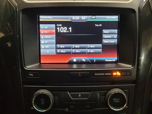Used 2016 Ford Explorer XLT w/ Equipment Group 202A AWD/4WD image 25