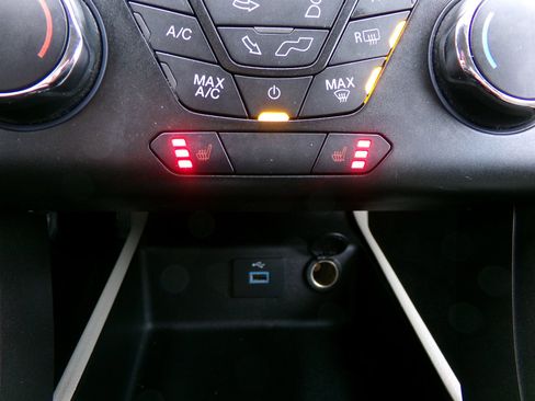 Used 2018 Ford Fusion SE image 20