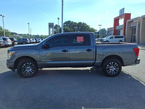 Certified 2022 Nissan Titan SV RWD image 17