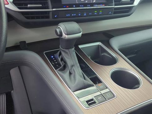 Used 2024 Toyota Sienna XLE image 19