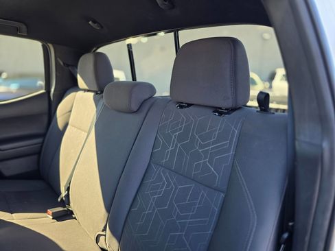 Used 2017 Toyota Tacoma TRD Sport image 19