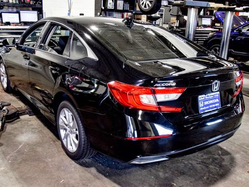 Used 2020 Honda Accord LX image 18