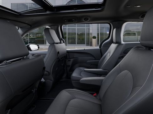 New 2026 Chrysler Pacifica Select AWD/4WD image 24