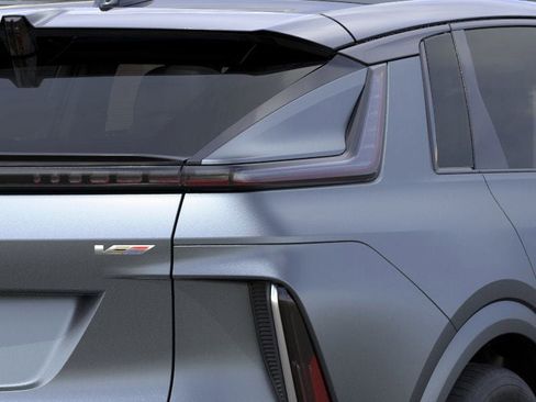 New 2026 Cadillac Lyriq V image 11