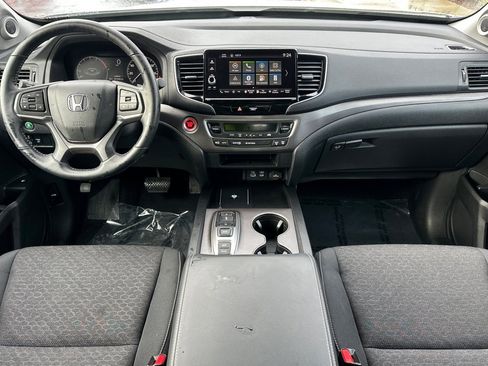 Used 2025 Honda Ridgeline Sport image 15