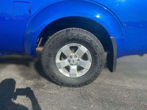 Used 2012 Nissan Frontier SV image 18