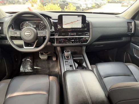 Used 2024 Nissan Pathfinder SL w/ SL Premium Package FWD image 22