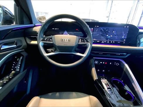 Certified 2025 Audi Q5 Premium w/ Convenience Package AWD/4WD image 11