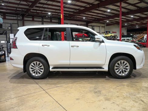 Used 2021 Lexus GX 460 Premium w/ Premium Package AWD/4WD image 10