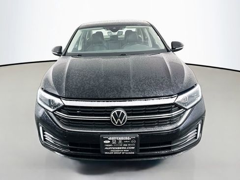 Used 2022 Volkswagen Jetta SEL FWD image 2