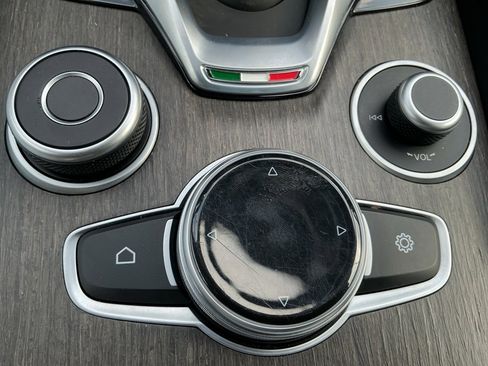 Used 2022 Alfa Romeo Giulia Ti image 12