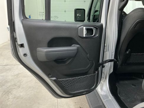 Used 2024 Jeep Wrangler Rubicon w/ XTREMEE 35" Tire Package image 21